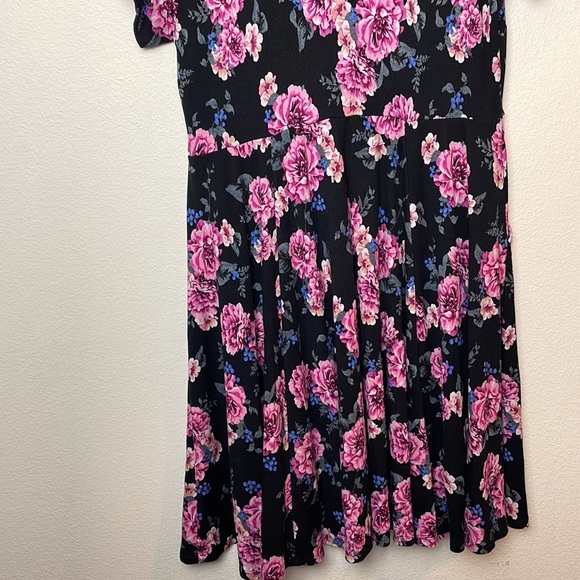Torrid Women’s Mini Studio Luxe Floral Printed Ponte Knit Mini Dress Size 1X - Picture 12 of 13